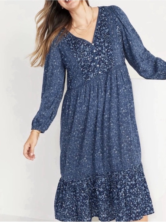 Old Navy Dresses & Skirts - Old Navy Women's Blue Floral Sleeveless Dress Size Medium, Smocked, Midi Dress